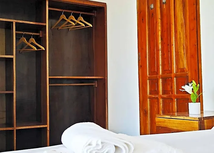 Uncle Panda Diving & Lounge Hotel